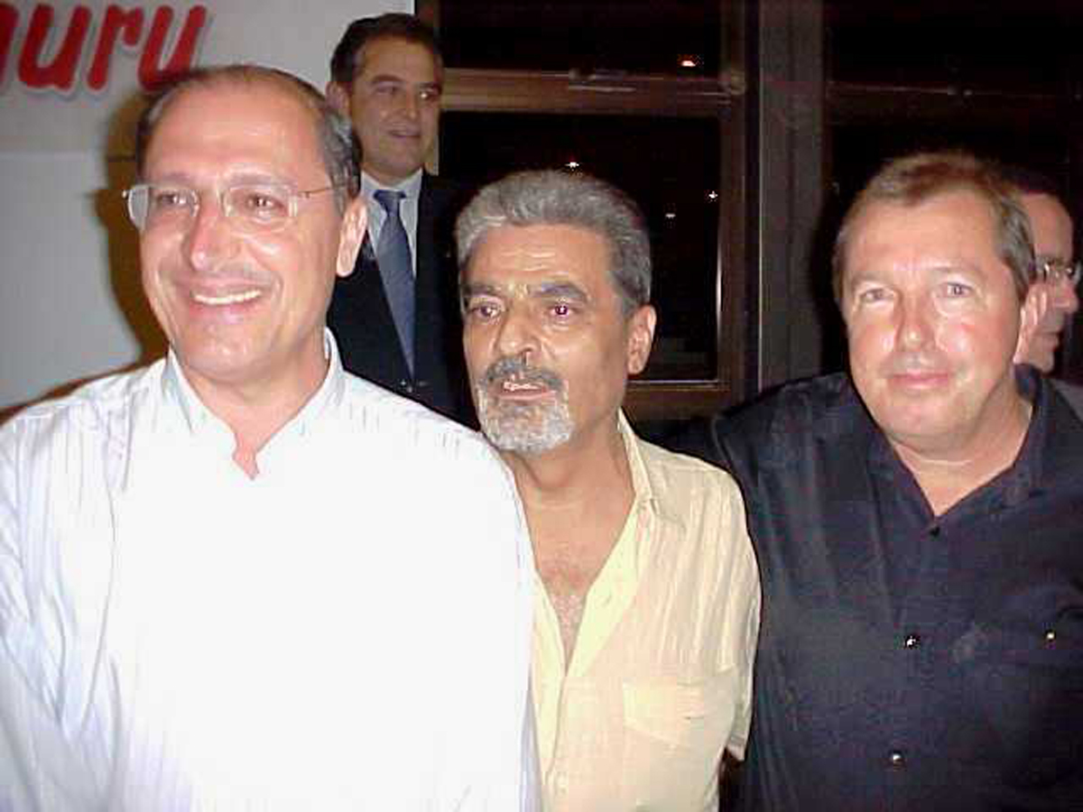 Governador Geraldo Alckmin, deputado Pedro Tobias e o prefeito Joo Veronezi<a style='float:right;color:#ccc' href='https://www3.al.sp.gov.br/repositorio/noticia/03-2008/TOBIAS JANTAR.jpg' target=_blank><i class='bi bi-zoom-in'></i> Clique para ver a imagem </a>